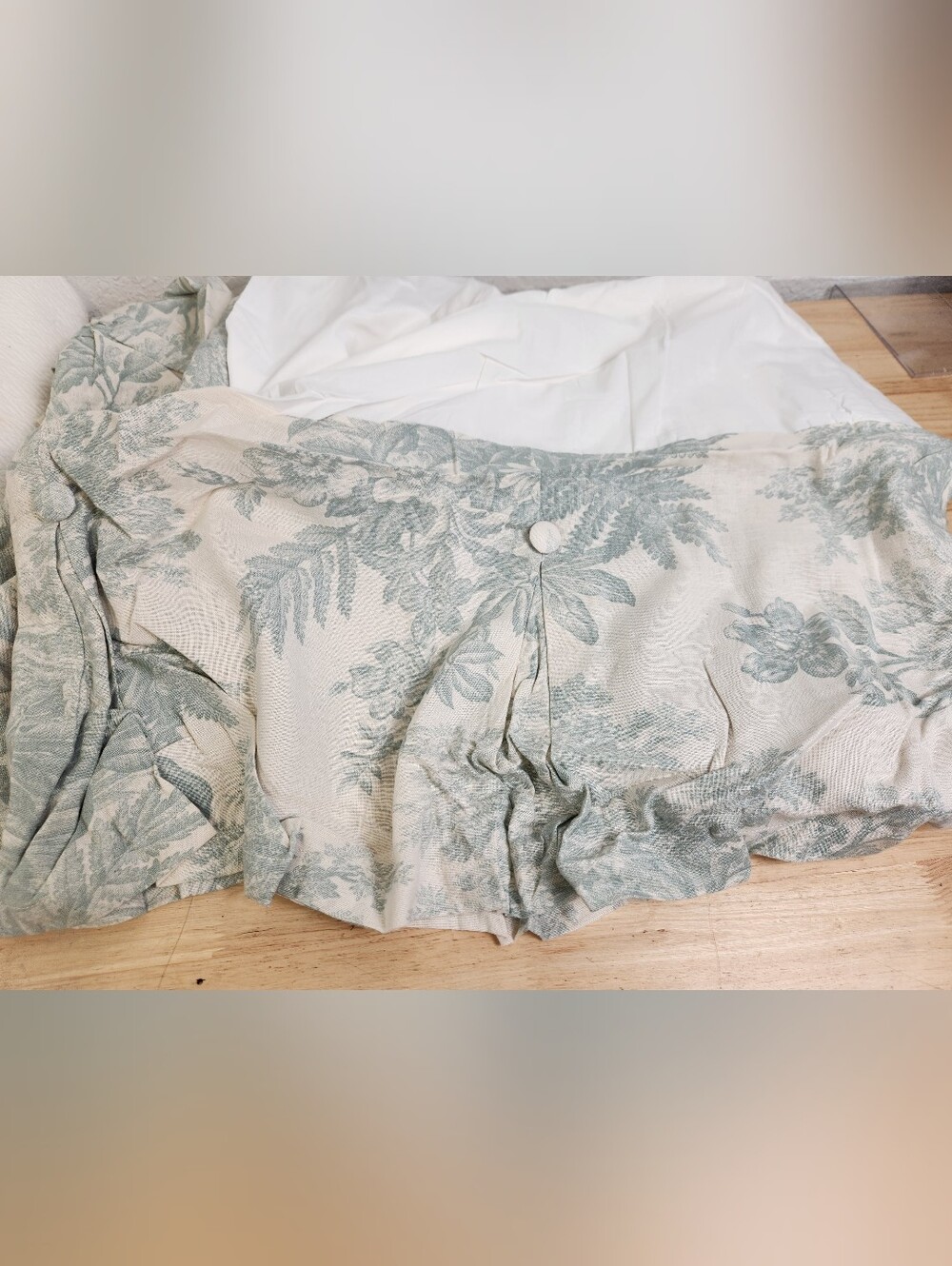 Pottery Barn Matine Toile Pleated Button Bedskirt Sz Queen NWOT Frech Country